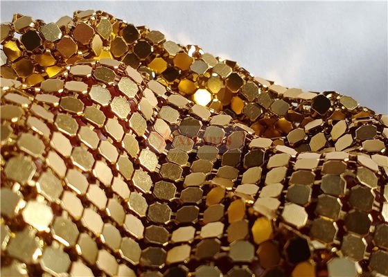 হোটেল ক্যাফে ক্লাবের জন্য পার্টিশন হিসাবে স্বর্ণের মধ্যে চকচকে 3x3 মিমি ধাতব ফ্লেক ফ্যাব্রিক